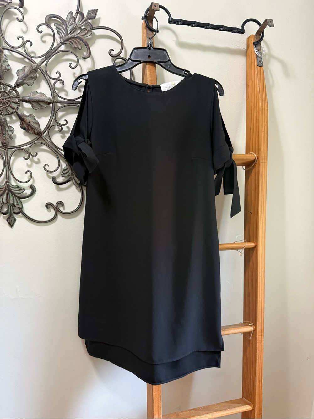 Amanda Uprichard Black Shift Dress with Round Neck